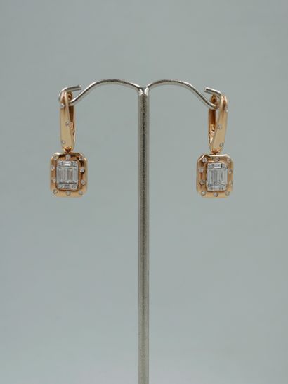 null Pair of quadrangular earrings in 18k pink gold set with brilliant cut and baguette...