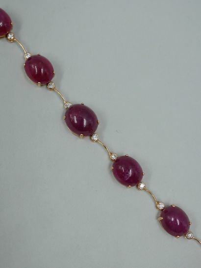 null Articulated bracelet in 18k pink gold with seven cabochons of rubies set with...