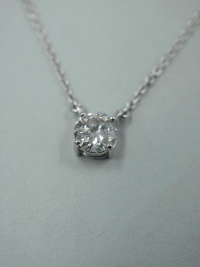 null Necklace in 18k white gold with a brilliant-cut diamond of about 1ct. Length...