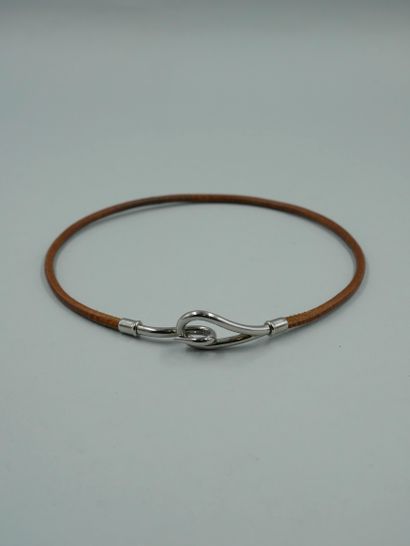 null HERMES Paris. Jumbo" bracelet in brown leather, metal clasp. Length 36cm