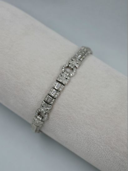 null Art Deco style bracelet with articulated links in 18k white gold entirely set...
