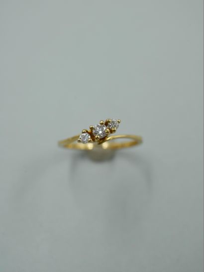 null Vous Moi ring in 18k yellow gold set with three brilliant-cut diamonds - TDD:...