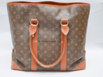 null Louis VUITTON, Cabas "week-end". Handbag in monogrammed canvas and leather,...