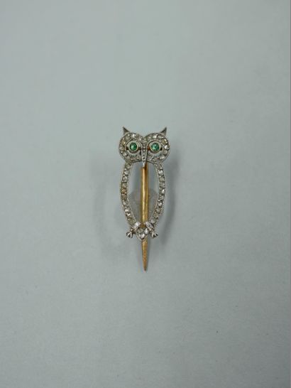 null 18k yellow gold openwork pin showing an owl paved with rose-cut diamonds, the...