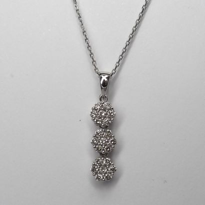 null Trilogy pendant in 18K white gold with three round motifs set with brilliant-cut...