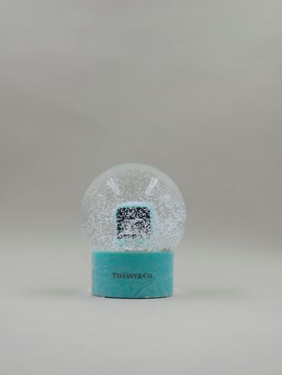 null 
TIFFANY & CO - Snow globe featuring a solitaire in its box - H : 12 cm
