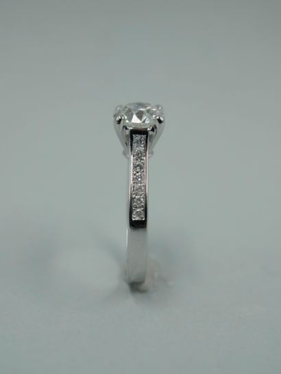 null An 18k white gold solitaire ring set with a 1.50ct brilliant-cut diamond in...