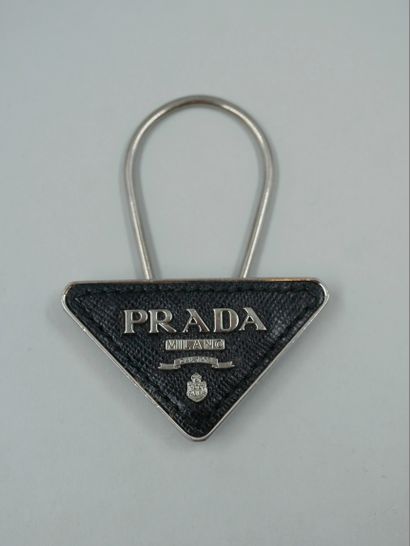 null PRADA. Leather and metal key ring.