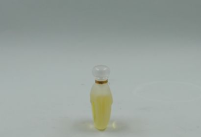 null NINA RICCI "Nina", Crystal bottle, dummy. Signed "Lalique". H : 7cm.