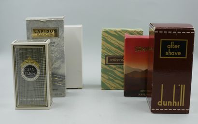 null Lot including: 

- JEAN PATOU " Joy " soap

Perfumed soap and its titled box.

-...
