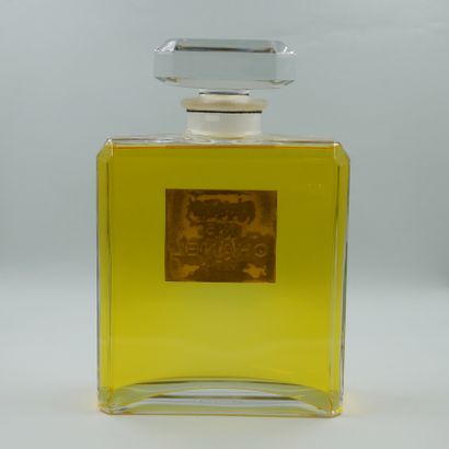 null 
LOT WITHDRAWN FROM THE SALE - WILL BE PRESENTED AT OUR NEXT PERFUME BOTTLE...