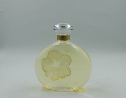 null NINA RICCI « Fleur de fleurs », Flacon en cristal signé « Lalique France »....