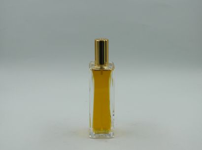 null Lot including: 

- GUERLAIN "Héritage" (Heritage)

Spray bottle, eau de parfum,...