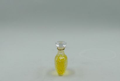 null NINA RICCI « Capricci », Flacon en cristal Lalique France, modèle pointe de...