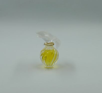 null NINA RICCI " L'air du Temps ", crystal bottle, dummy. Twisted body, stopper...