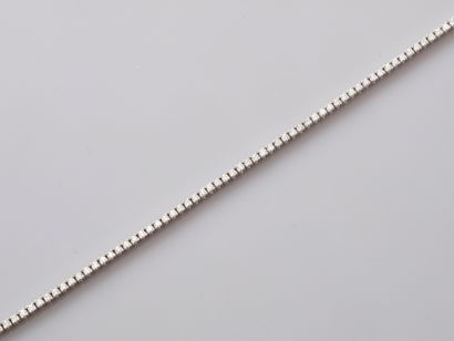null Line bracelet in 18k white gold set with 58 diamonds for 4cts approximately....
