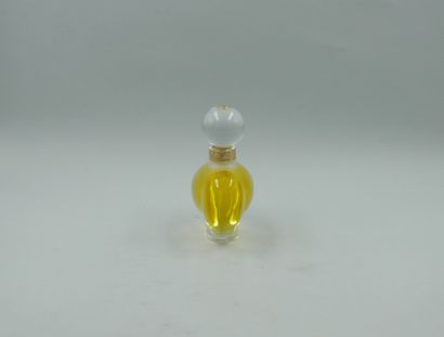 null NINA RICCI "Farouche", Lalique crystal bottle, nut cap. Titled on one side "Farouche"....