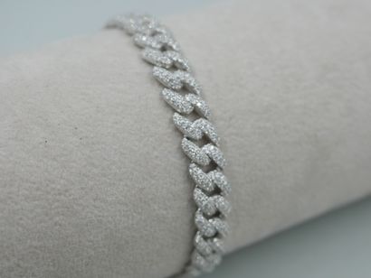 null Gourmet bracelet in 18k white gold entirely paved with small brilliant-cut diamonds....