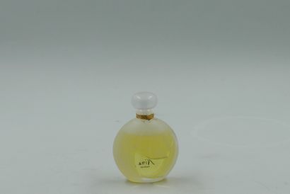 null NINA RICCI "Nina", Crystal bottle, dummy. Signed "Lalique". H : 7cm.