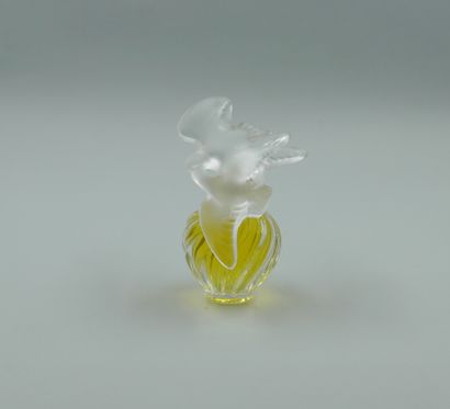 null NINA RICCI " L'air du Temps ", crystal bottle, dummy. Twisted body, stopper...