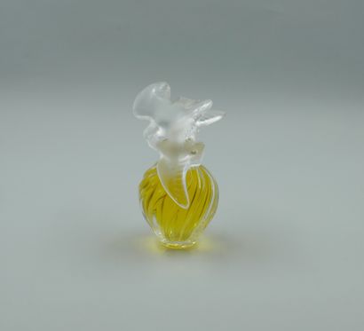 null NA RICCI " L'air du Temps ", crystal bottle, dummy. Twisted body, stopper with...