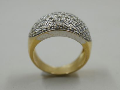null Yellow gold and 18k white gold band ring paved with rose-cut diamonds. PB :...