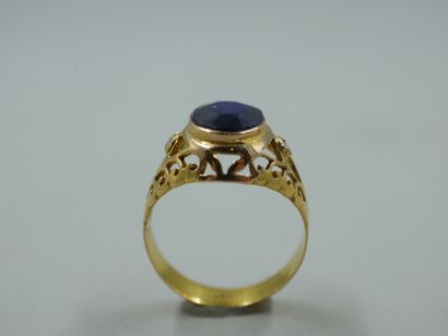 null 18k yellow gold ring, the openwork setting decorated with two small diamonds...