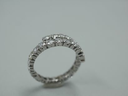 null Wedding ring in white gold and diamonds for a total weight of 1,50 cts. PB 3,80...