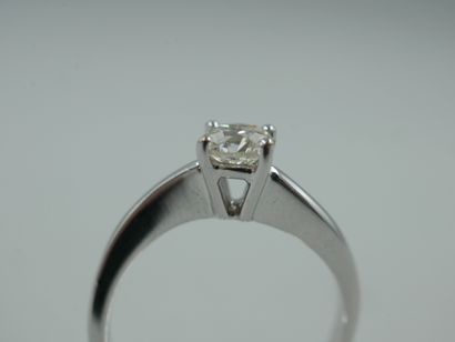 null 
Solitaire ring in 18k white gold with a diamond of 0,70cts of color I and clarity...