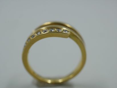 null 
Ring in 18k yellow gold, topped with small diamonds. PB : TDD 53
