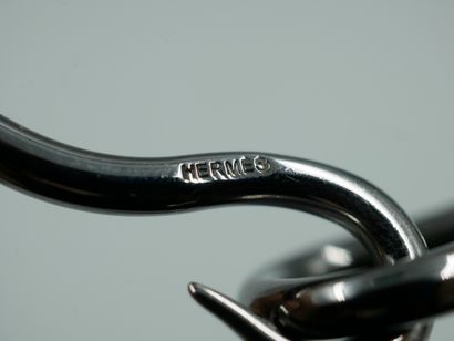 null HERMES Paris. Bracelet "Jumbo" en cuir noir, fermoir en métal palladié. Long...