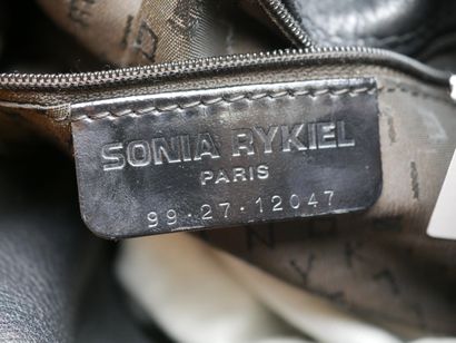null SONIA RYKIEL Paris, Sac à main collection Marta en cuir grainé noir ceinturé....