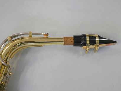 null 
Saxophone alto de marque Yamaha, made in Japan. 




Semble en bon état, complet...