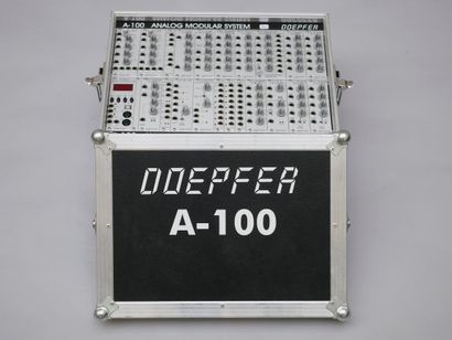  A 100 Analog Modular System DOEPFER,, in flightcase. 
Seems to be in good condition....
