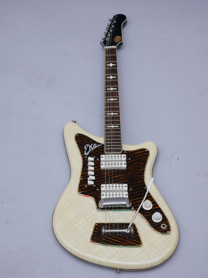  Solidbody electric guitar from EKO, made in Italy. 
Good condition, use marks, cover....
