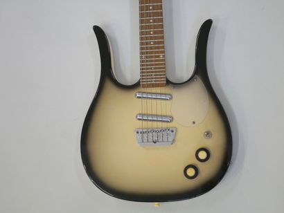 null Solidbody electric guitar Danelectro model Longhorn, asian made ca. 1990, Silverburst...