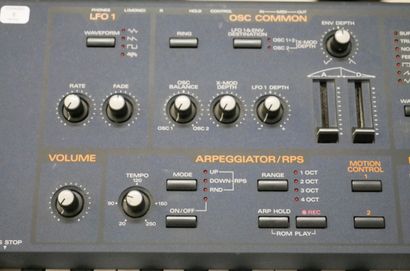  Roland JP 8000 Synthesizer. 
Seems to be in good condition. 
Tested, with power...