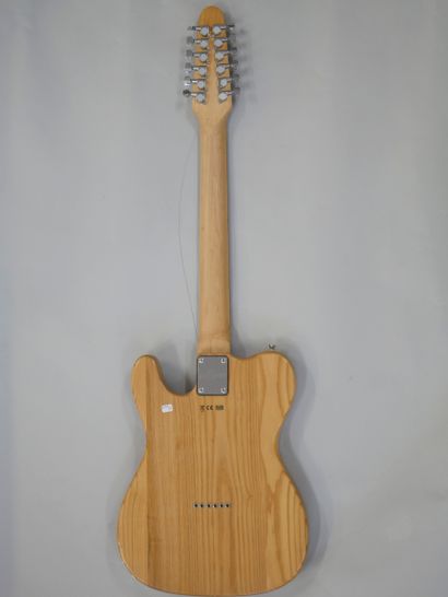  Solidbody 12 strings electric guitar by Gear 4 Music, Natural finish. 
Good condition,...