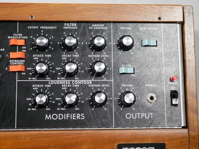  MOOG Minimoog Walnut Edition 164 of 250 synthesizer. 
Nice condition. Tested. With...
