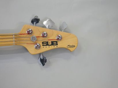 null Guitare basse électrique de marque Sub/Sterling made in Indonesia, finition...