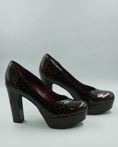 null MARC by MARC JACOBS.

Patent leather high heels and platform shoes with leopard...