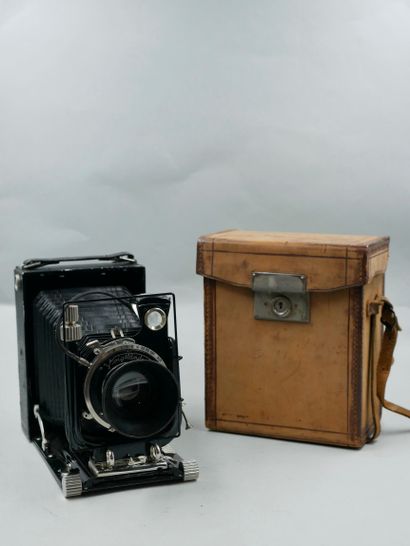 null VOIGTLANDER, The connoisseur's camera, 6,5x9, 9x12 and 10x15cm.

Bellows camera,...
