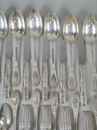 null Victor BOIVIN, Son. Paris XXth century. 

Silver flatware set 950mil, 178 pieces,...