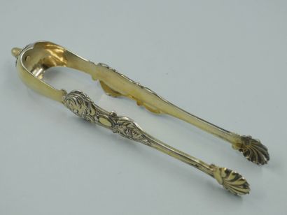null Antoine-Jean MAHON (Active from 1822 to 1834). 

Sugar tongs in vermeil with...