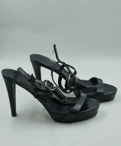null Set of three pairs of women's shoes: 

- GUCCI, black leather heels sandals....