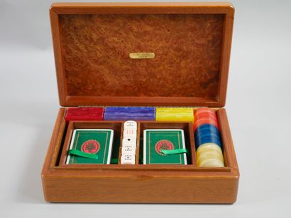 null LANCEL. 

Game box in burr veneer. Including dice, chips and card games.