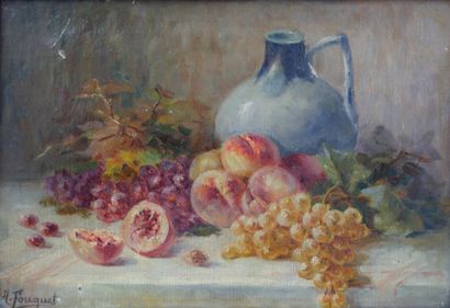 null A. FOUQUET. 

Nature morte au pichet, pêches et raisins. 

Huile sur toile....