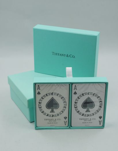 null TIFFANY AND CO. 

Two sets of cards (in blister). Original boxes.