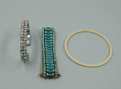 null Lot of antique and contemporary costume jewelry.