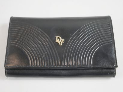 null Lot CARTIER and DIOR. 

CARTIER, Leather Wallet with Monogram

DIOR, vintage...